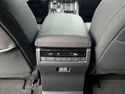 Vehicle inventory photo 20